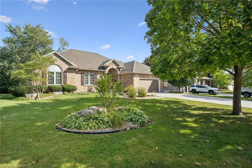 8 Chancellor Drive Property Photo 2