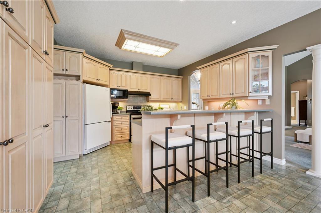 8 Chancellor Drive Property Photo 11