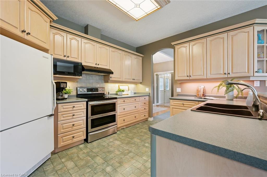 8 Chancellor Drive Property Photo 12