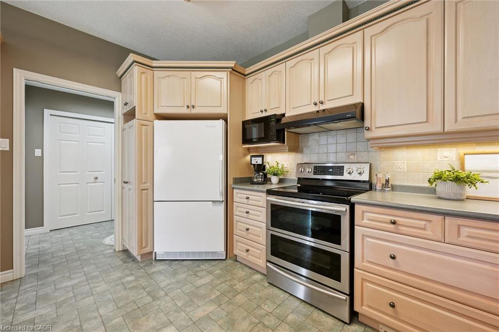 8 Chancellor Drive Property Photo 13