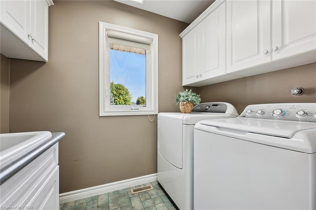 8 Chancellor Drive Property Photo 21