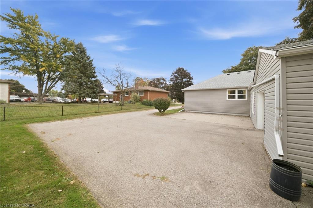 111 Silver Street Property Photo 35