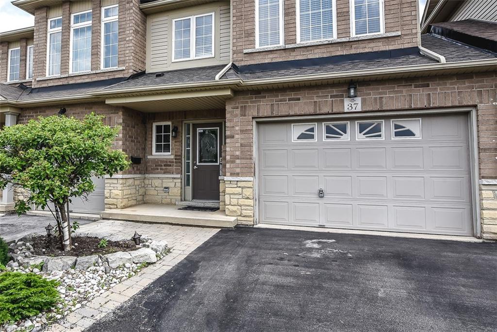 37 Cornerstone Drive Property Photo 3