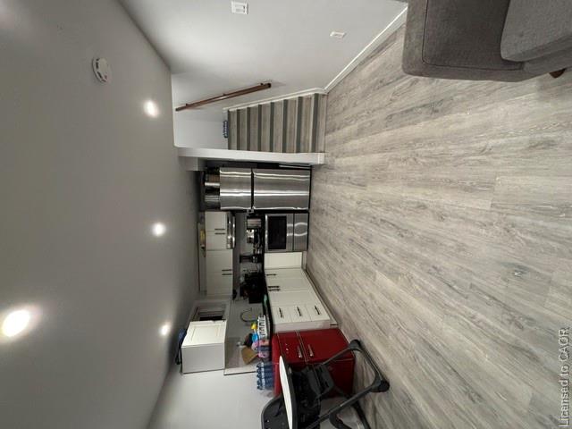 B-129 Parkdale Avenue S Property Photo 3