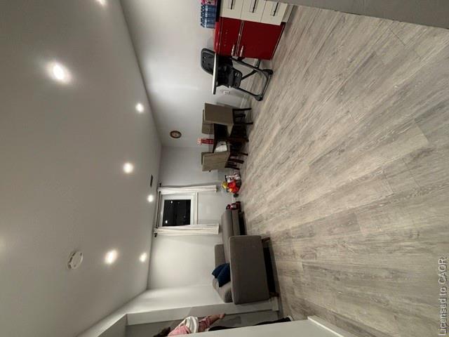 B-129 Parkdale Avenue S Property Photo 6