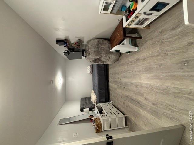 B-129 Parkdale Avenue S Property Photo 7