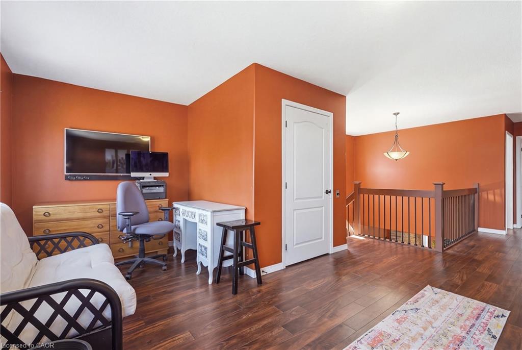 264 Steepleridge Street Property Photo 18