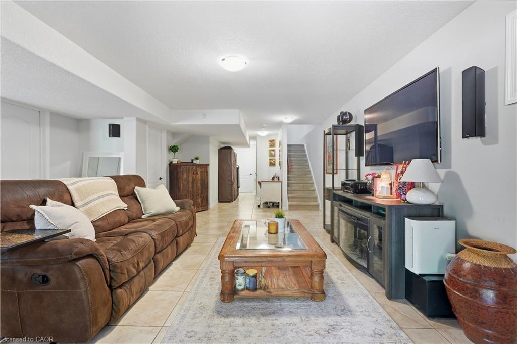 264 Steepleridge Street Property Photo 29