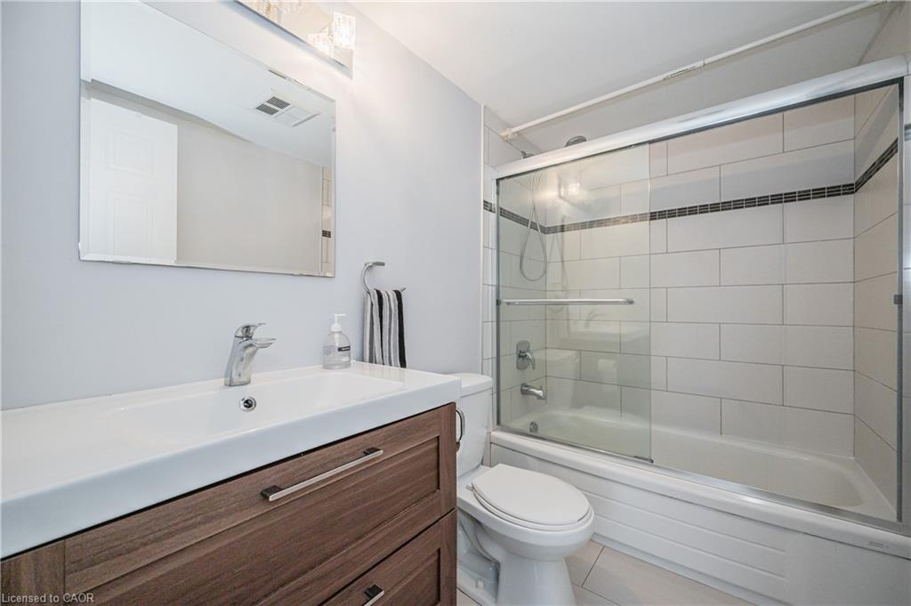 211-18 Holborn Court Property Photo 10