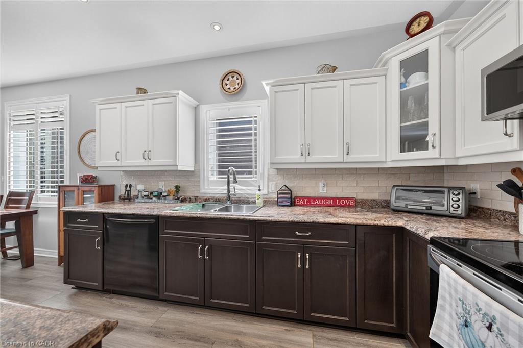 10 Macneil Court Property Photo 17
