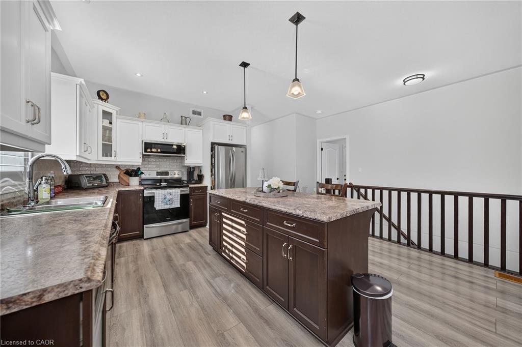 10 Macneil Court Property Photo 19