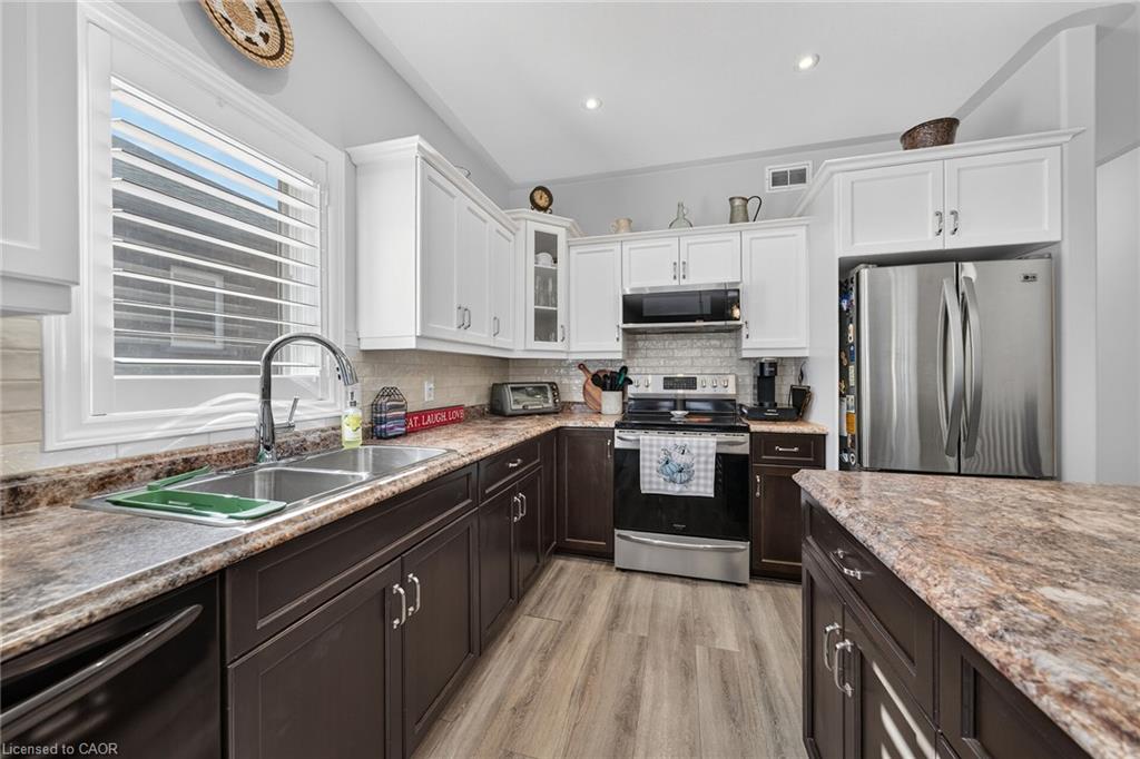 10 Macneil Court Property Photo 20