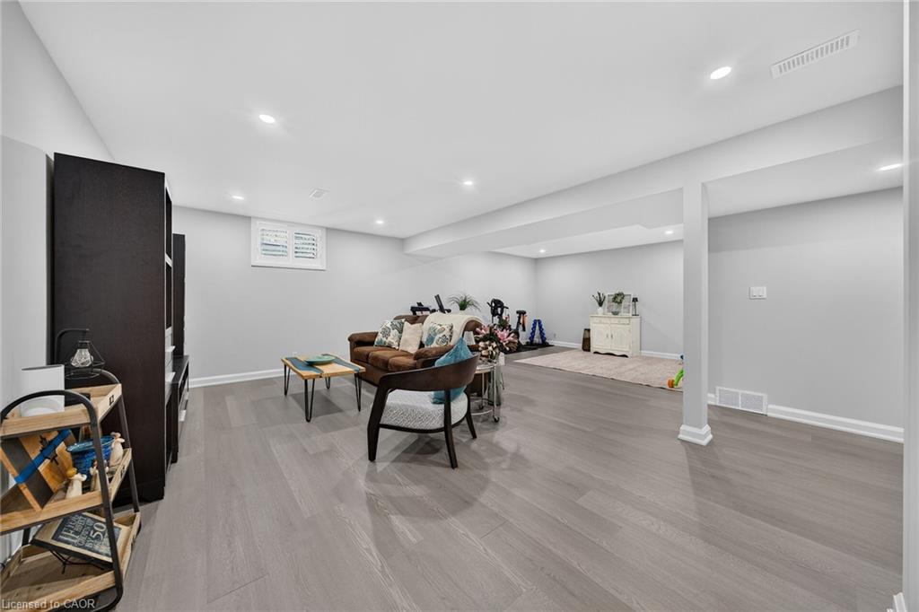 10 Macneil Court Property Photo 33