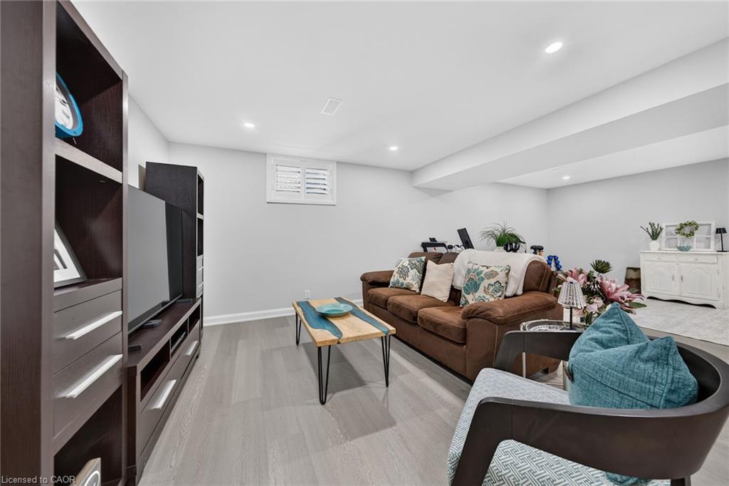 10 Macneil Court Property Photo 34