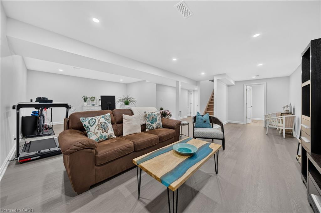 10 Macneil Court Property Photo 35