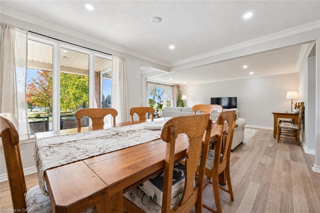172 Laurentian Drive Property Photo 10