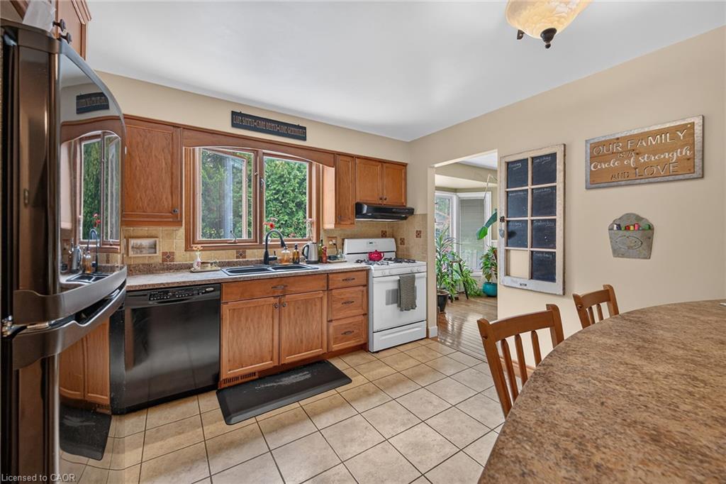 108 Temperance Street E Property Photo 15