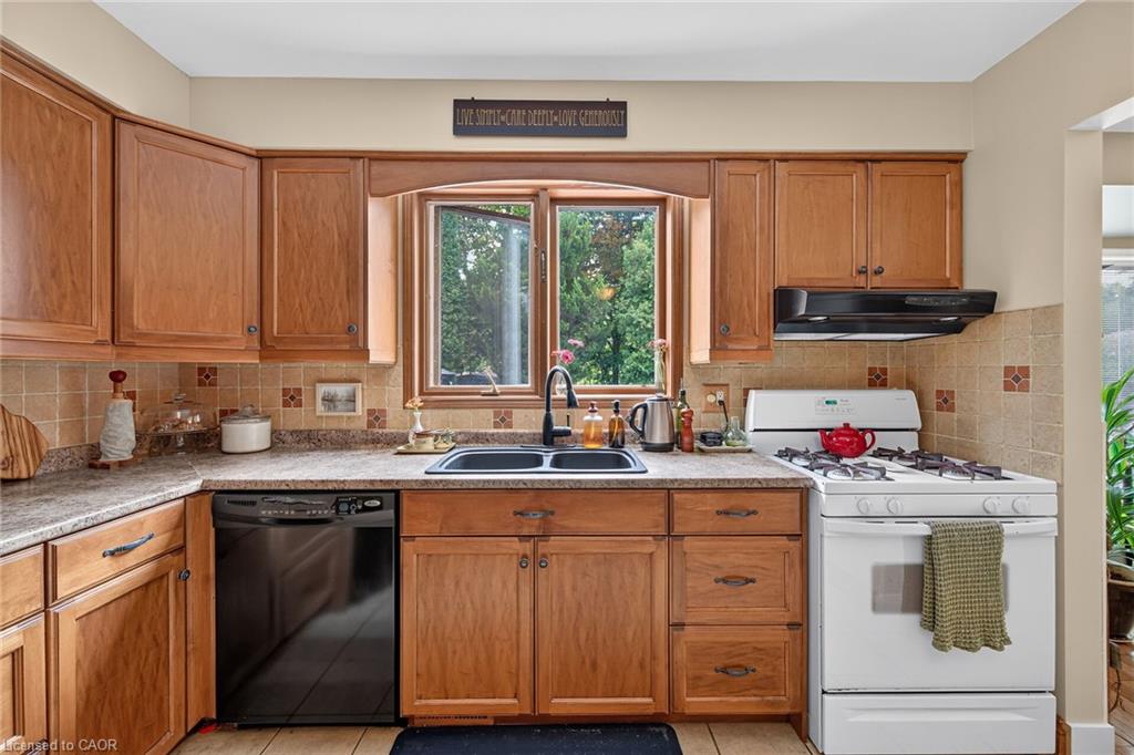 108 Temperance Street E Property Photo 16