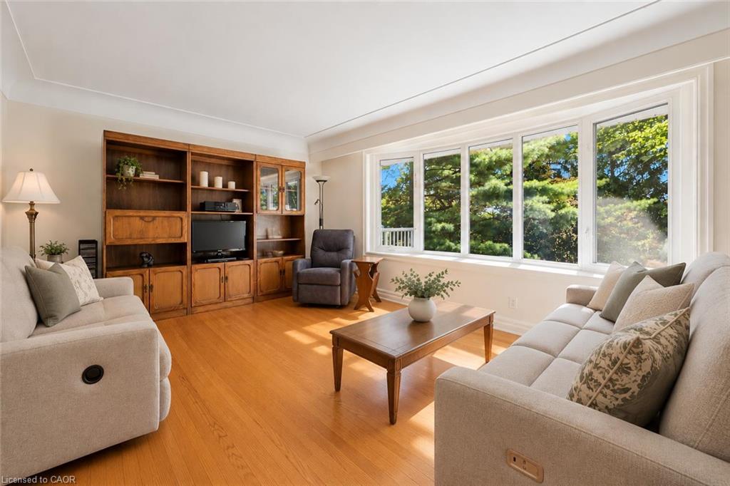 38 Callander Drive Property Photo 3