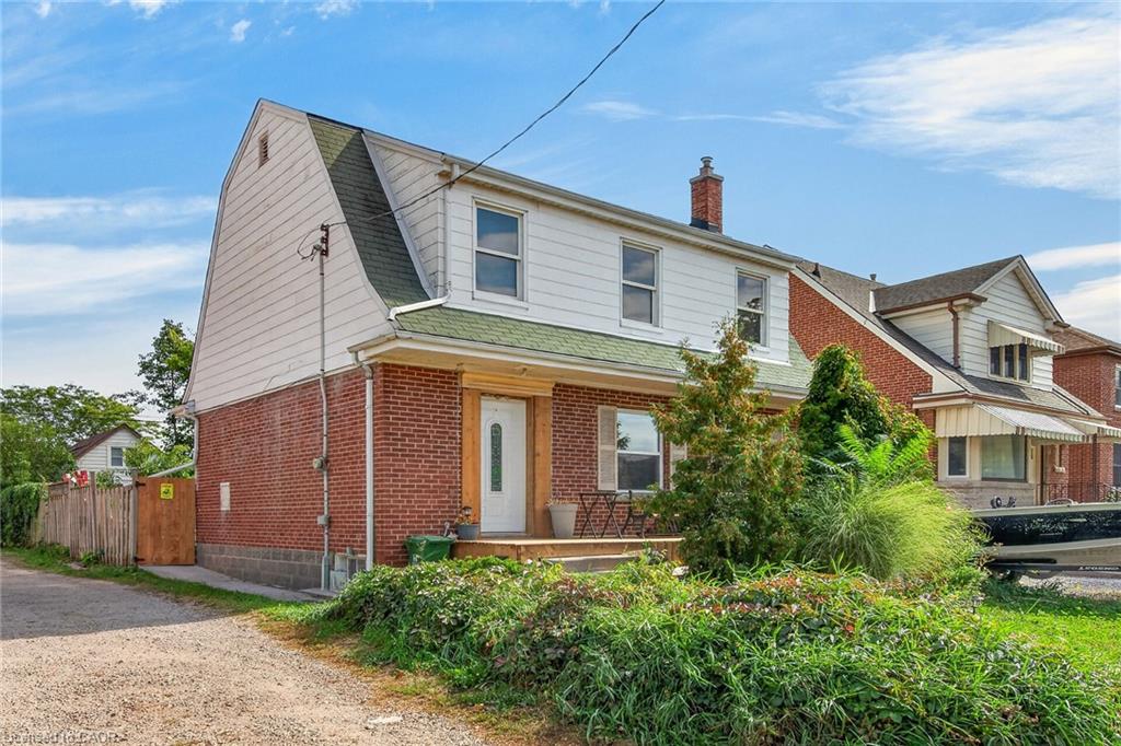 111 Kenilworth Avenue S Property Photo 1