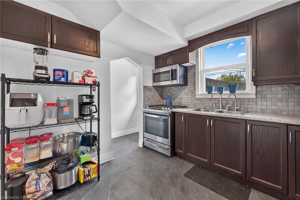 111 Kenilworth Avenue S Property Photo 11