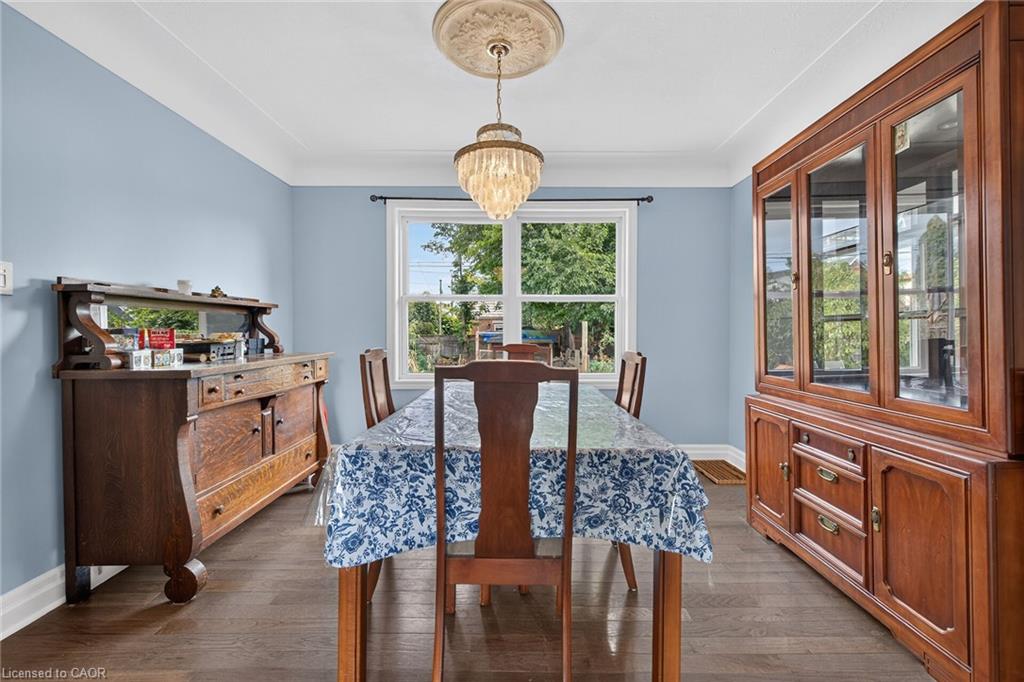111 Kenilworth Avenue S Property Photo 14