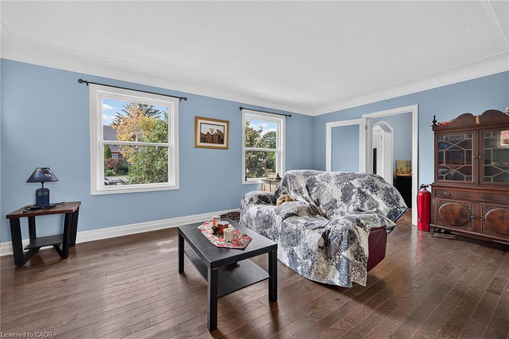 111 Kenilworth Avenue S Property Photo 16