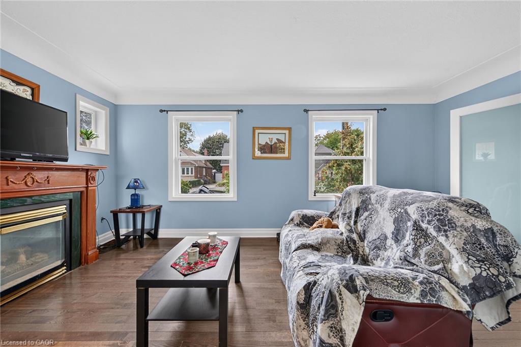 111 Kenilworth Avenue S Property Photo 17