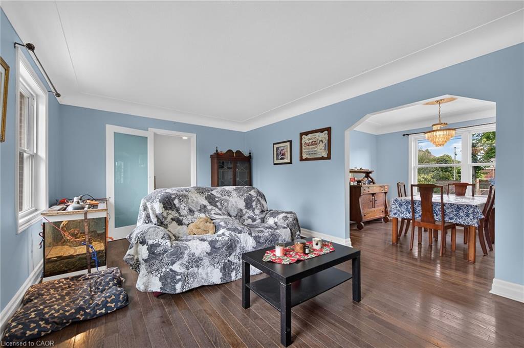 111 Kenilworth Avenue S Property Photo 18