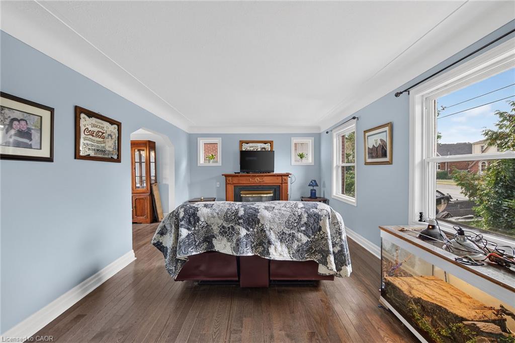 111 Kenilworth Avenue S Property Photo 19