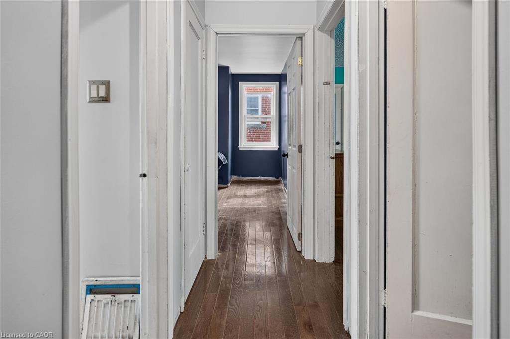 111 Kenilworth Avenue S Property Photo 21