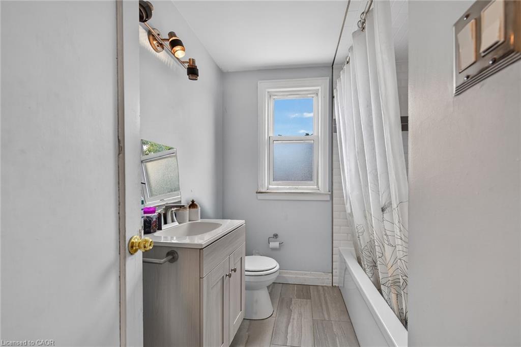 111 Kenilworth Avenue S Property Photo 27