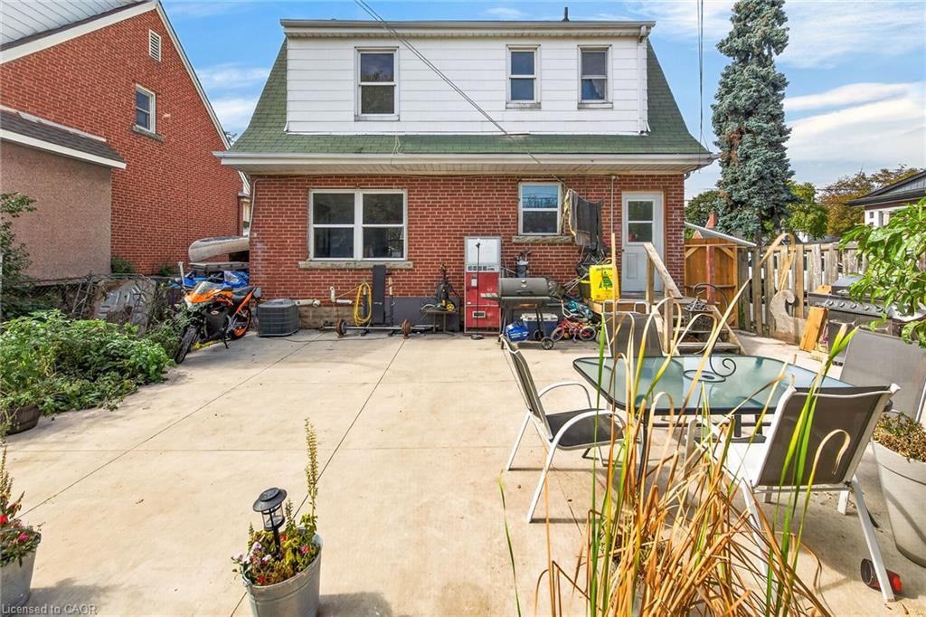 111 Kenilworth Avenue S Property Photo 36