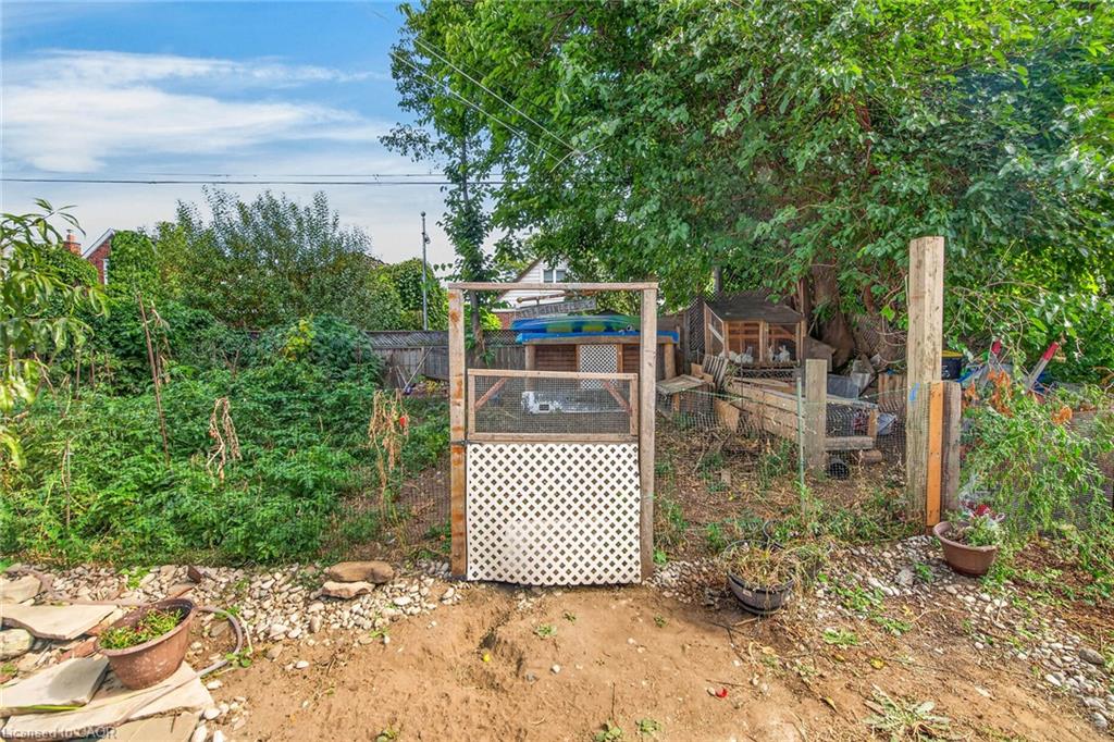 111 Kenilworth Avenue S Property Photo 37