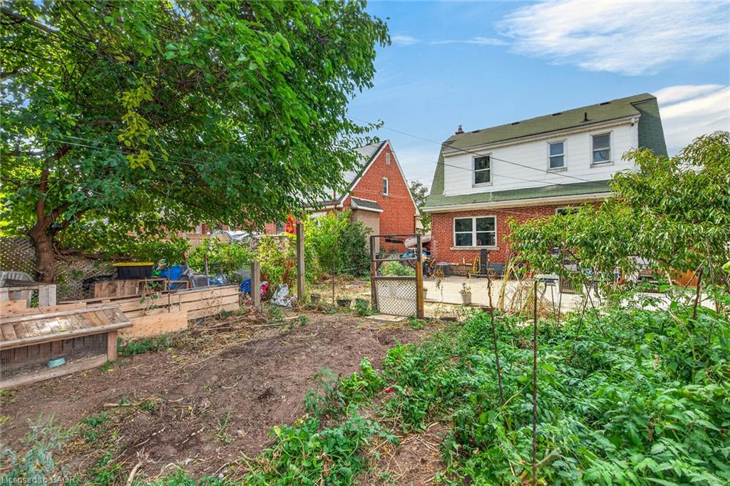 111 Kenilworth Avenue S Property Photo 40