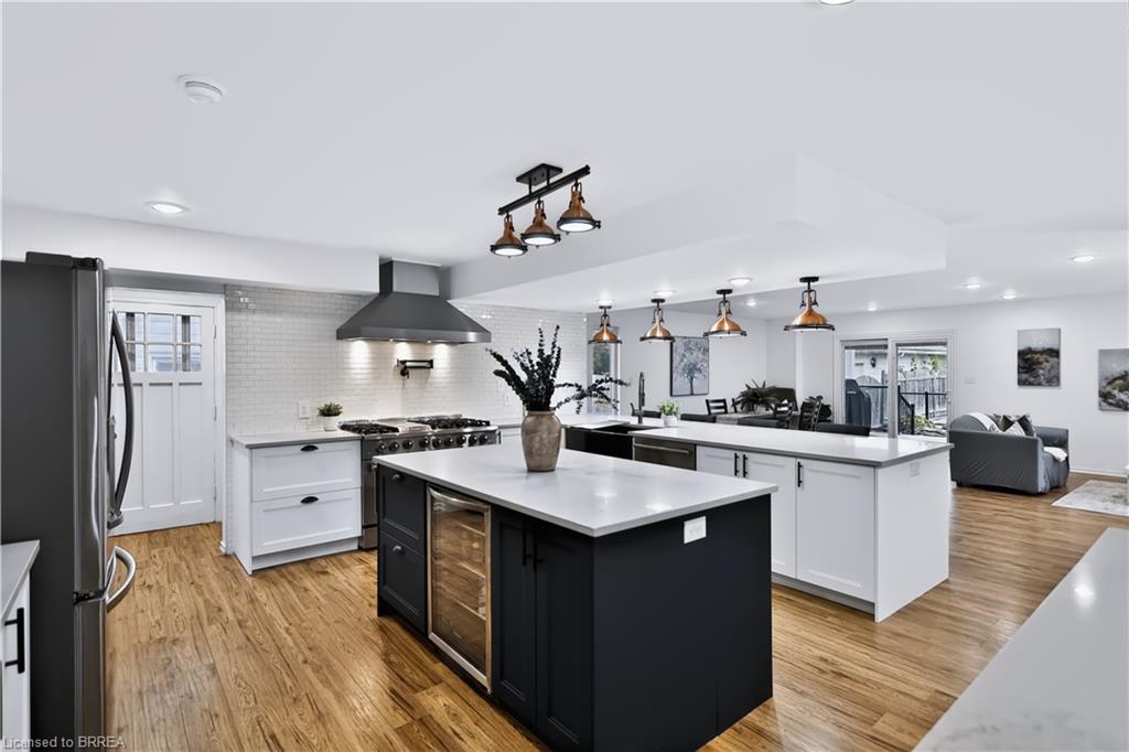11 Sussex Avenue Property Photo 6