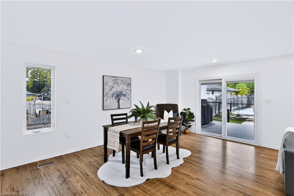 11 Sussex Avenue Property Photo 9