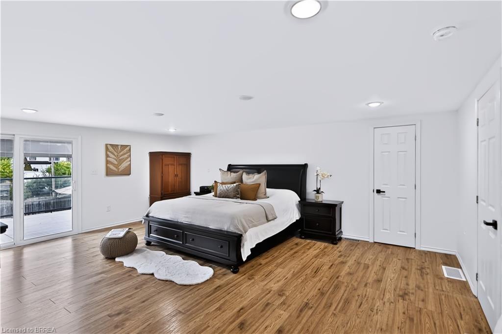 11 Sussex Avenue Property Photo 13