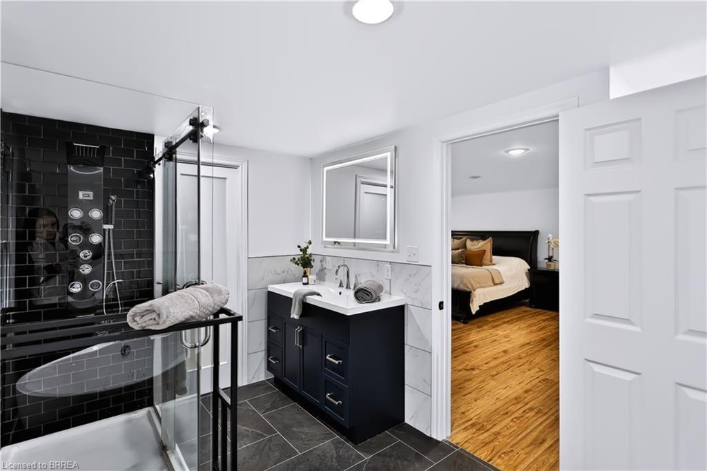11 Sussex Avenue Property Photo 16