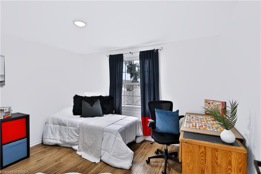 11 Sussex Avenue Property Photo 19