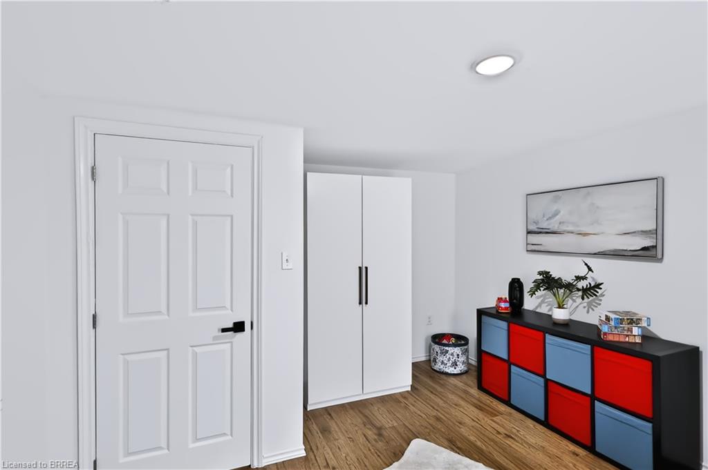 11 Sussex Avenue Property Photo 20