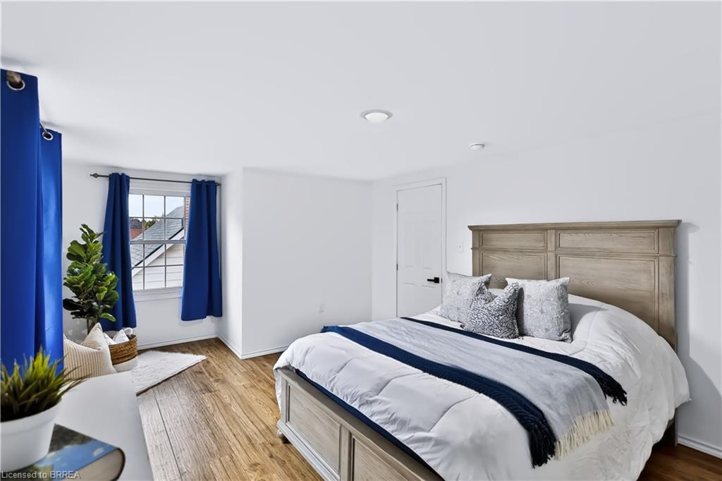 11 Sussex Avenue Property Photo 22