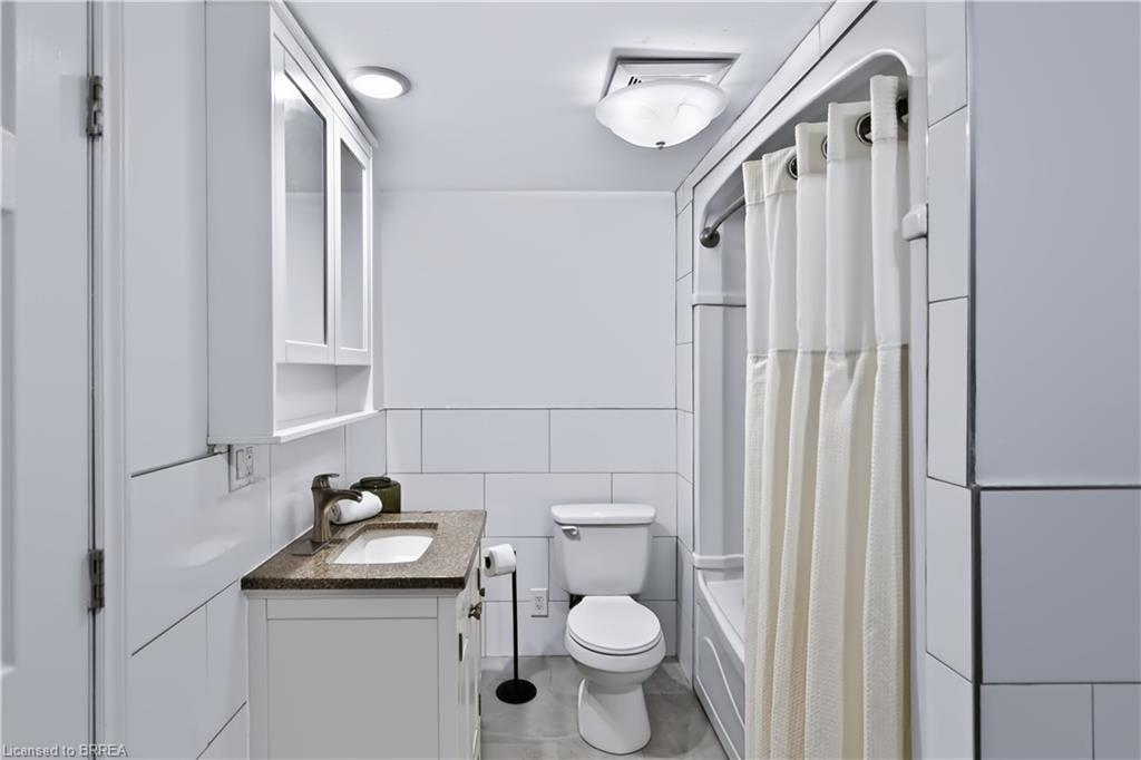 11 Sussex Avenue Property Photo 24
