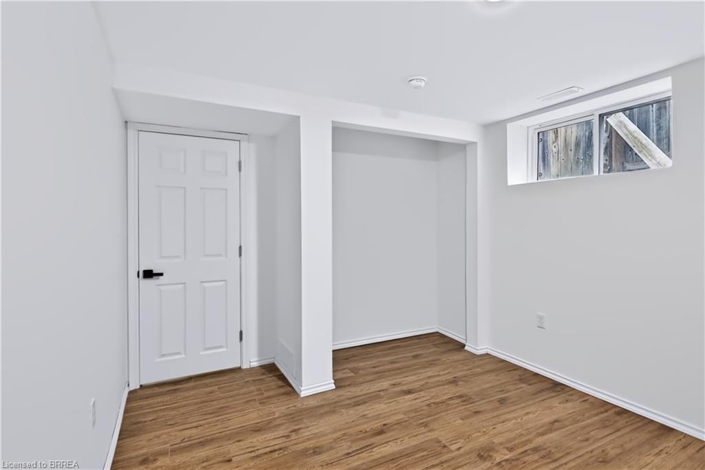 11 Sussex Avenue Property Photo 28