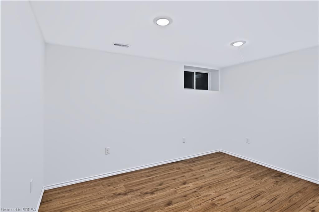 11 Sussex Avenue Property Photo 29