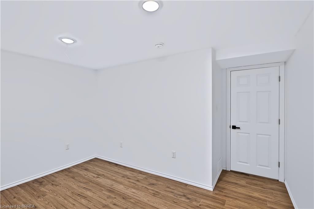 11 Sussex Avenue Property Photo 30