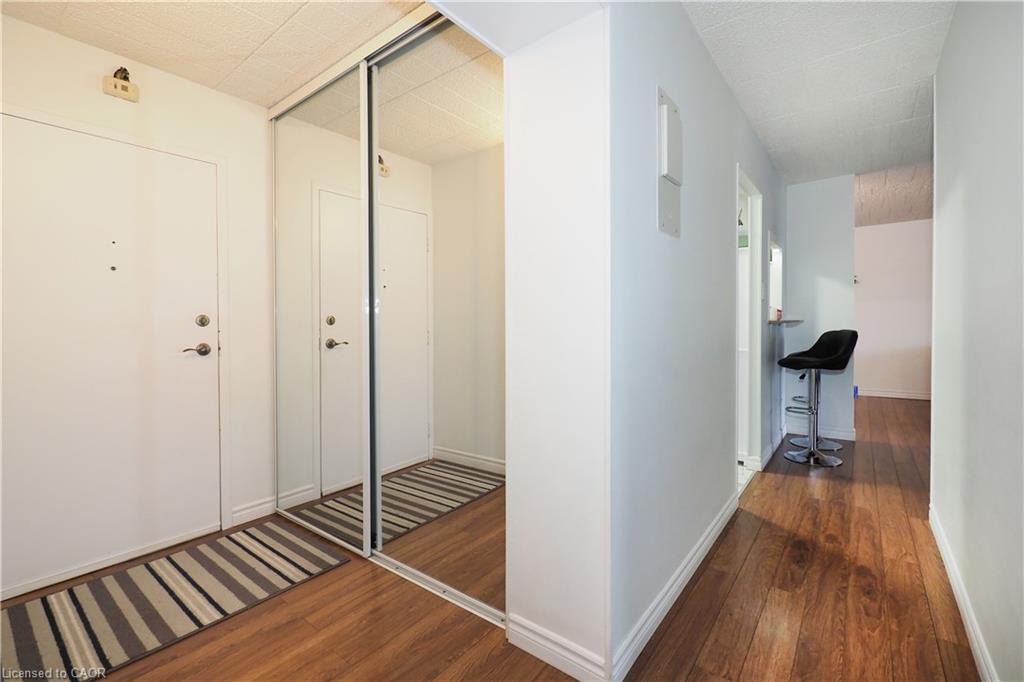 206-6 Walton Avenue Property Photo 6