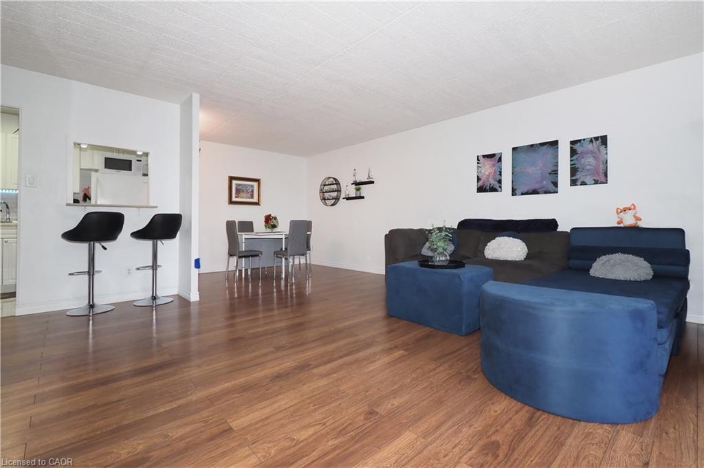206-6 Walton Avenue Property Photo 9