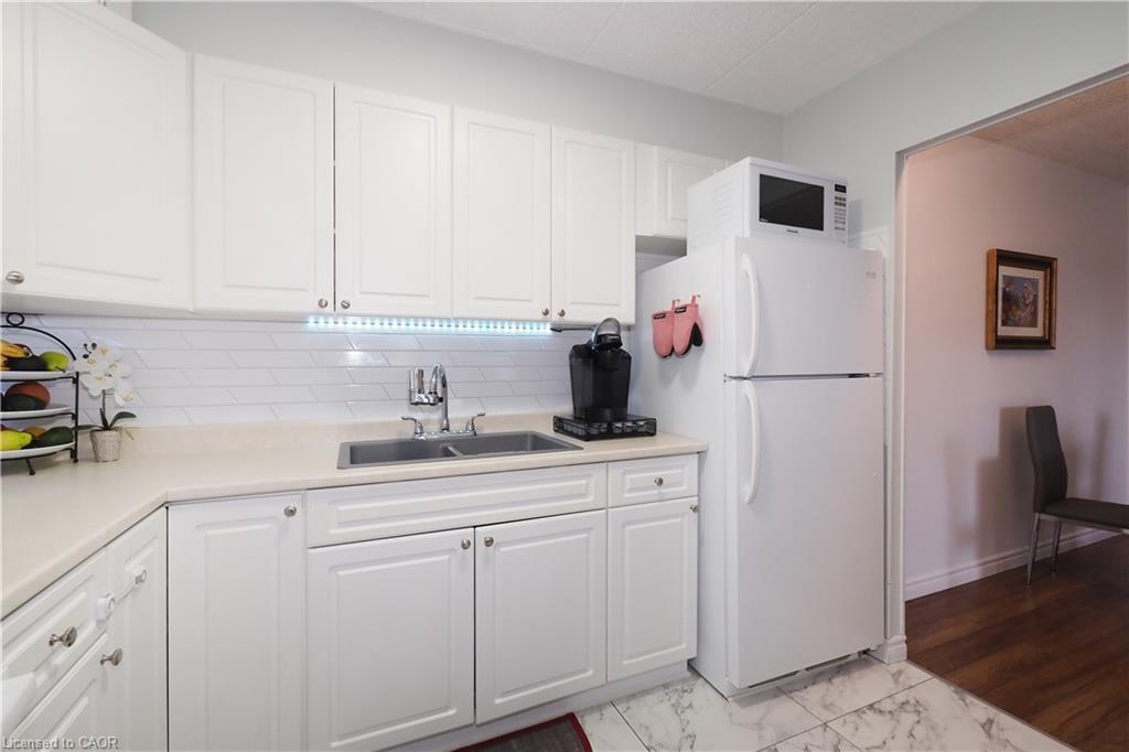 206-6 Walton Avenue Property Photo 17
