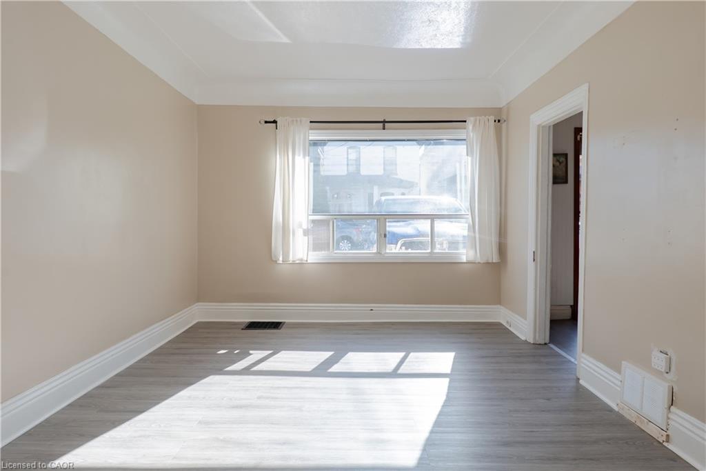 111 West Avenue N Property Photo 4